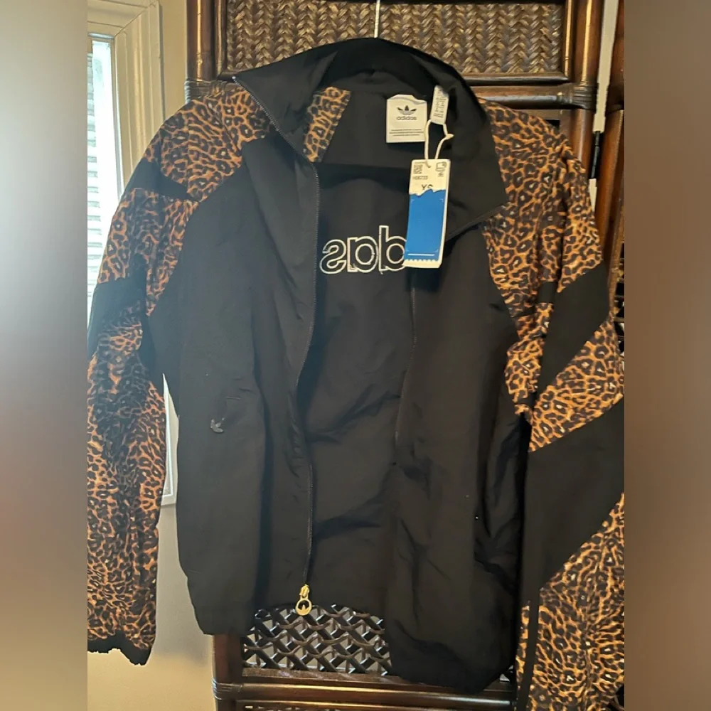 Adidas jacket - Picture 1 of 6